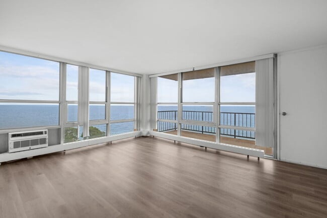 Building Photo - 6730 S South Shore Dr