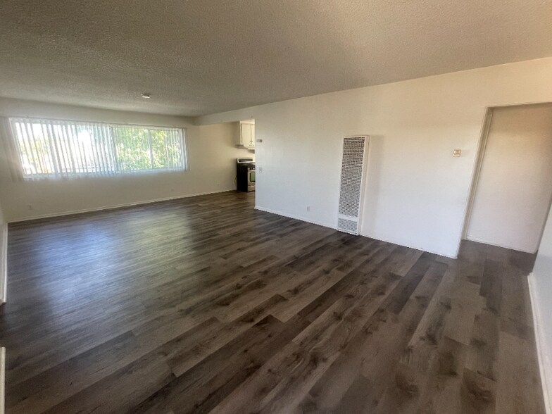 Building Photo - 38521 5th St E