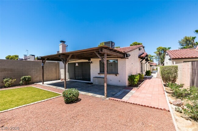 Building Photo - 2587 Swan Ln