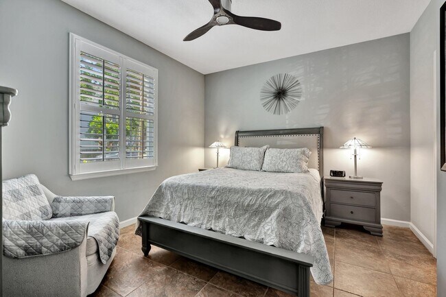 Building Photo - 275 Murcia Dr