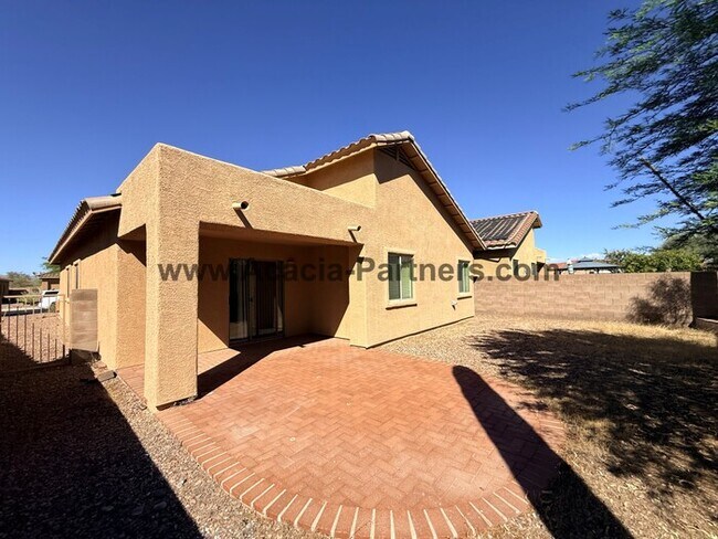 Building Photo - Three Bedroom  Home in Continental Reserves