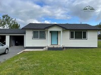 Building Photo - UPDATED 2 Bedroom, 1 Bathroom Home in Lowell