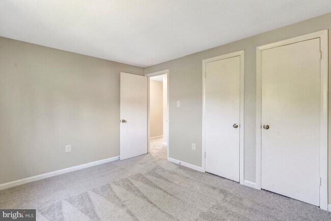 Building Photo - 7065 Leewood Forest Dr