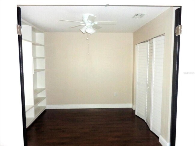 Building Photo - 7910 Hardwick Dr