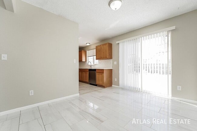 Building Photo - 5083 Helena Ct