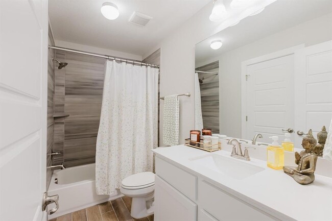 Building Photo - 1104 Lickety Ln