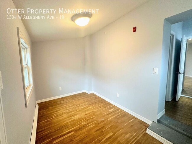 Building Photo - Beautiful, Sun-lit 1BR/1BA Apt Near Shoppi...