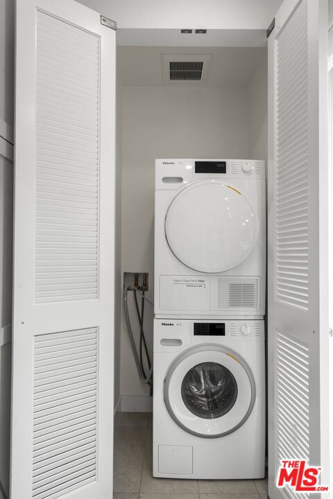 Building Photo - 435 Westmount Dr