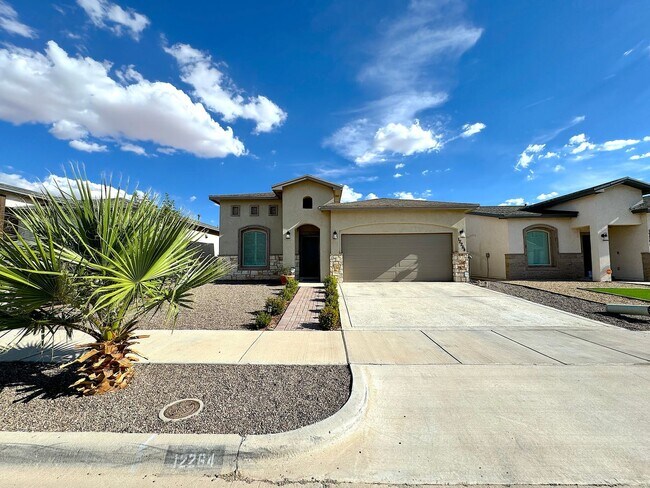 Primary Photo - East El Paso 4 bed Refrig A/C with Gorgeous Backyard!