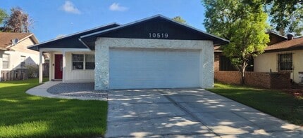Building Photo - 10519 Wyndcliff Dr