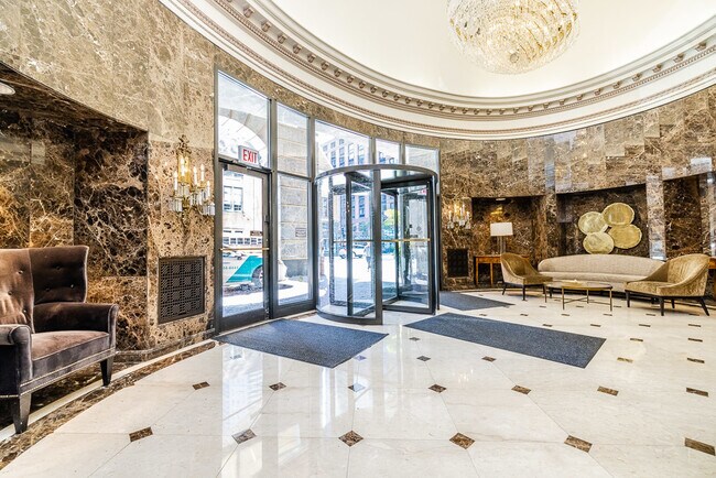 Building Photo - 10 E Ontario St