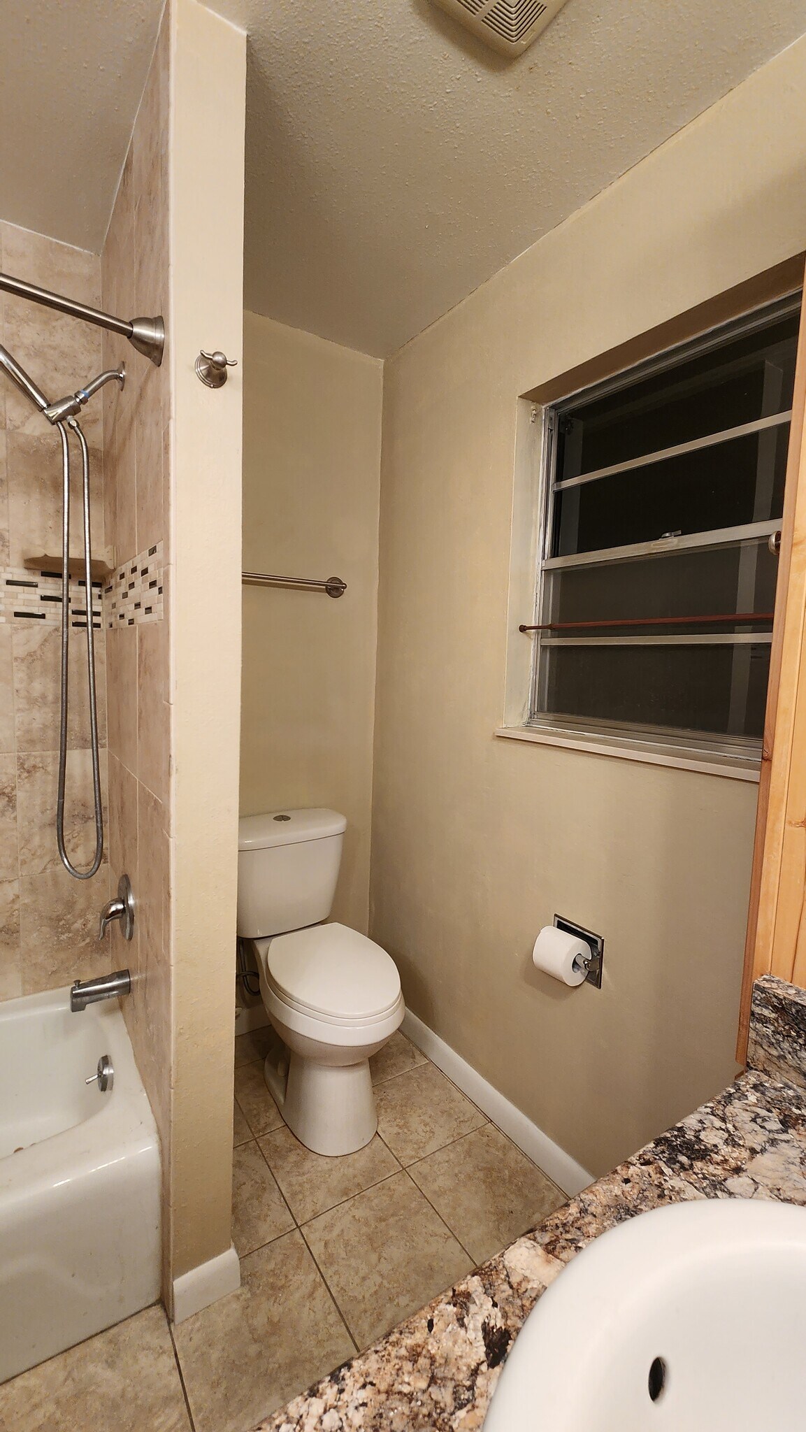 upstairs bathroom - 3408 Baltimore Ave