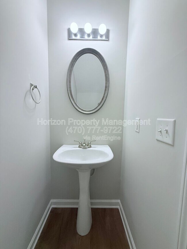 Building Photo - 296 Azalea Cir