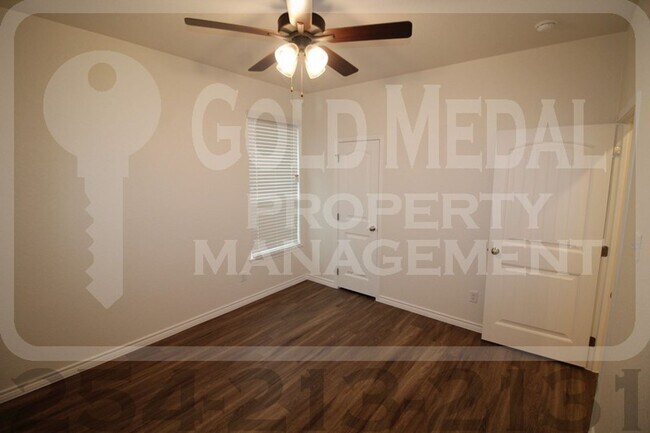 Building Photo - 5103-5105 Red Rose Crossing