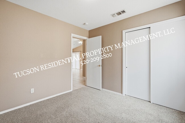 Building Photo - 8802 S Desert Valley Way