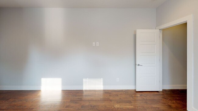 Building Photo - Beautiful East Nashville Bungalow