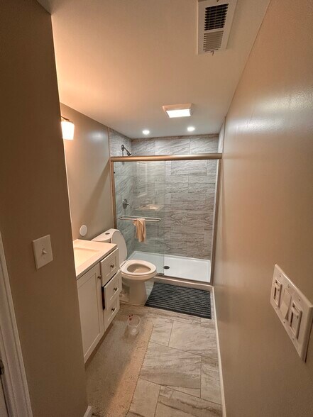 Building Photo - 142 Waterside Crossing Dr