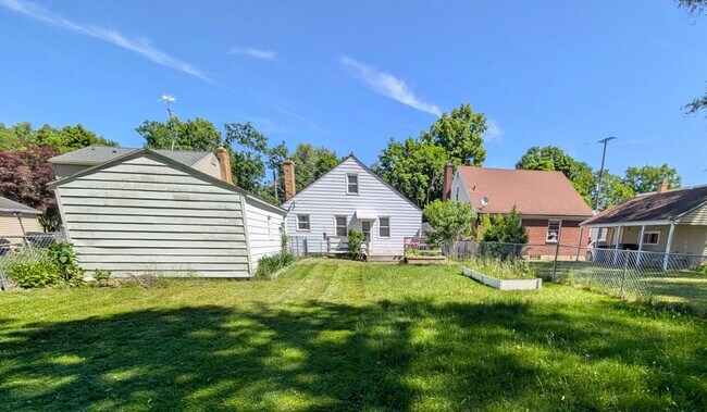Building Photo - 1130 Ottillia St SE