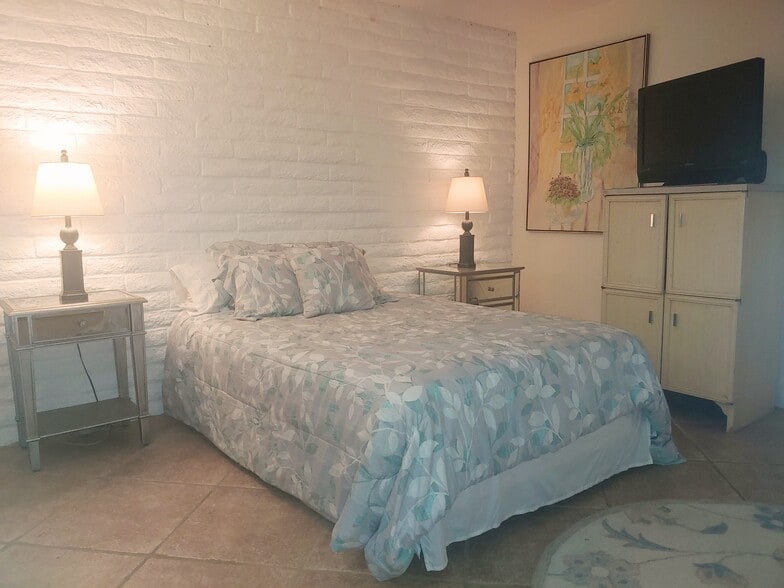 Front Guestroom Looks Out at Courtyard - 69940 Los Cocos Ct