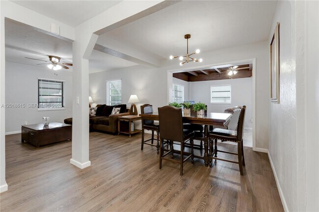 Building Photo - 6531 SW 57th Pl