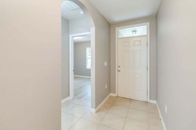 Building Photo - Beautiful 4/2 Energy Efficient Home in St. Cloud w/ Fully Fenced Yard