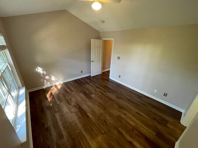 Building Photo - 5647 Fellowship Dr