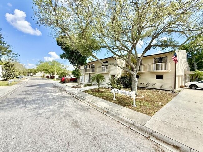 Building Photo - 6388 93rd Ter