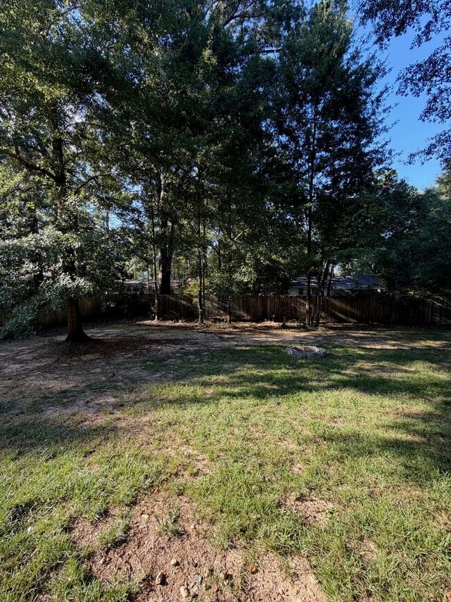 Building Photo - 3705 Azalea Dr