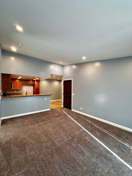 Building Photo - 920 S Palmetto Ave