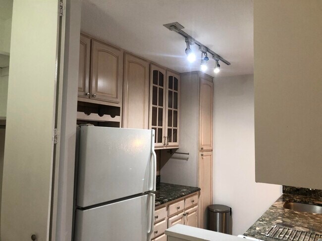 Building Photo - 7004 JFK Blvd E