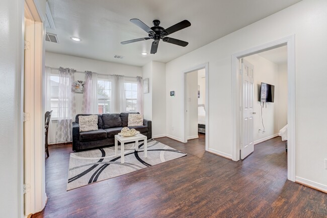 Building Photo - 2720 Truxillo St