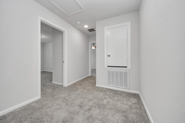 Building Photo - 7027 Cedar Breeze Ct