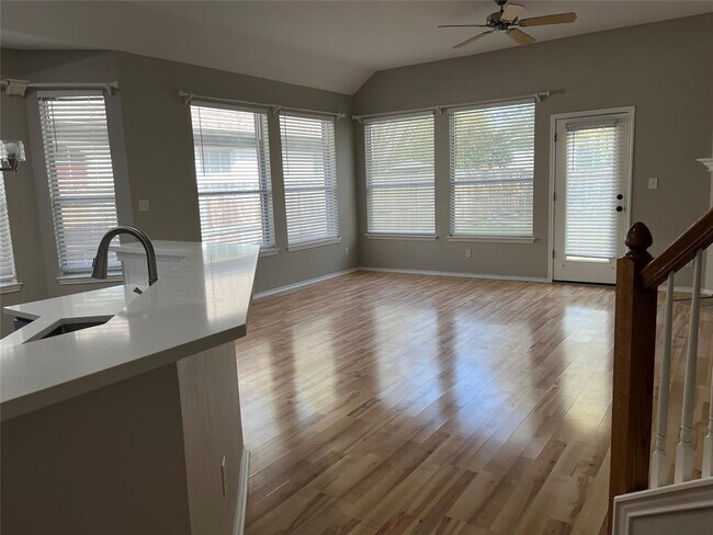 Building Photo - 10306 Snapdragon Dr
