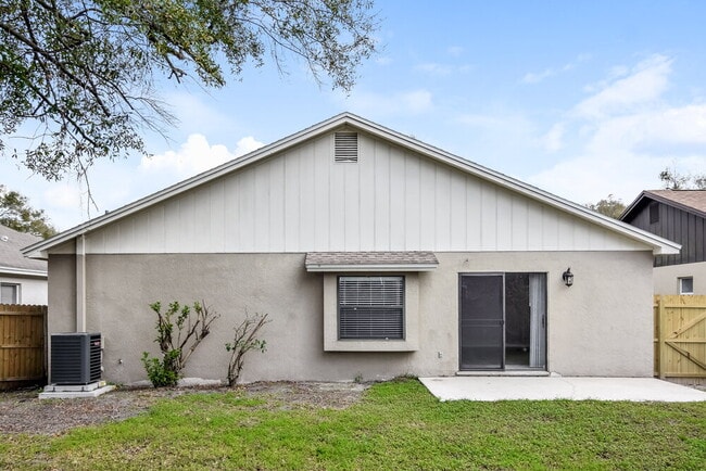 Building Photo - 10827 Peppersong Dr