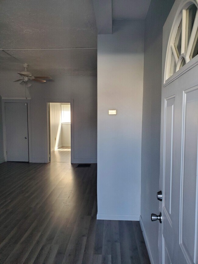 Building Photo - 1826 Ford Ave