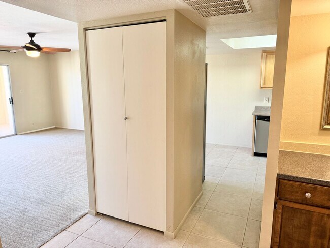 Building Photo - Amazing 2 Bedroom/2 Bath Condo!  Top Level Corner Unit with Spectacular Amenities!