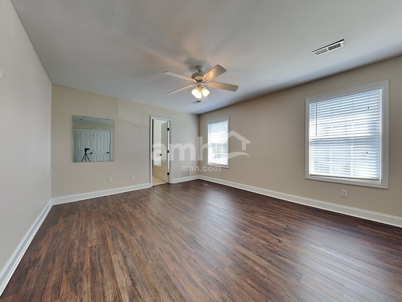Building Photo - 4905 Ivy Rose Dr