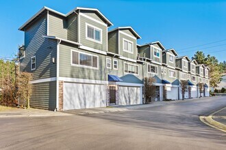 Building Photo - Well-appointed 3-Bedroom Townhome Near Downtown Kenmore & Bothell
