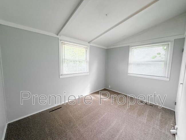 Building Photo - 5803 N Highland Ave