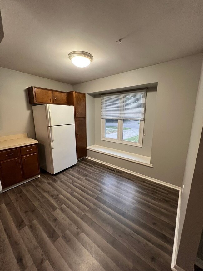 Building Photo - Beautiful 3 bedroom 1 bathroom Home (Section 8 Aproved)