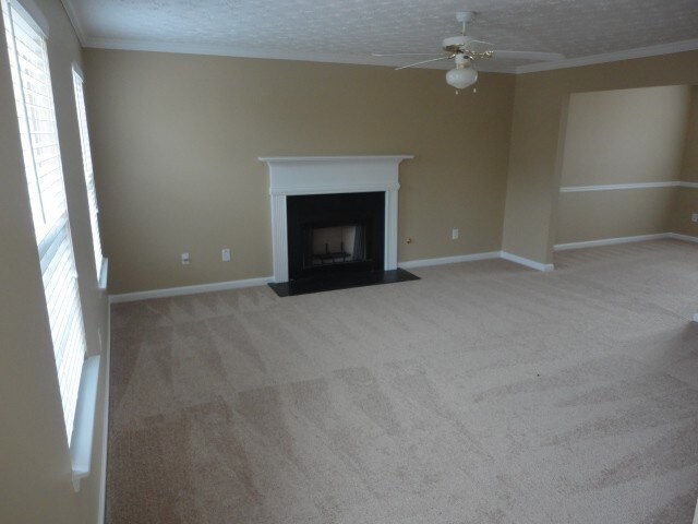 Building Photo - 2951 Aviator Cir