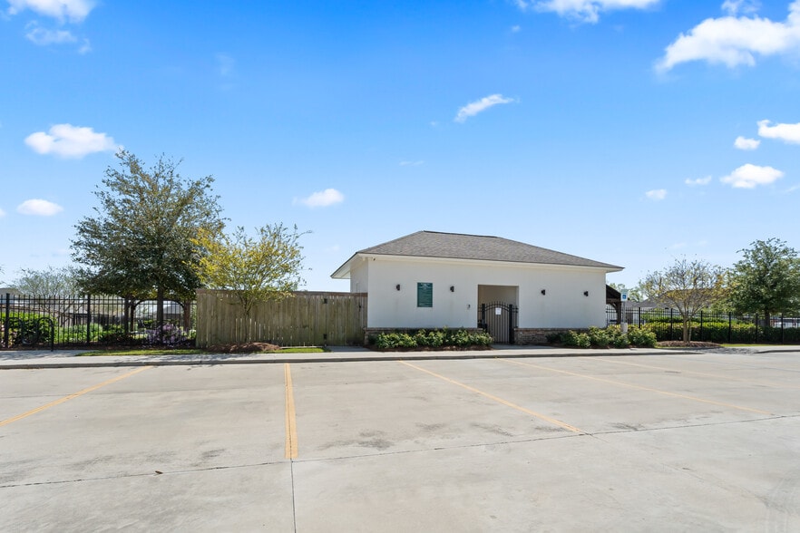 Building Photo - 3046 Creekstone Way