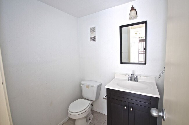 Building Photo - 6111 Beverly Hill St