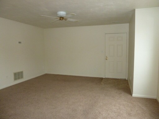 Living Room - Rosedale Apartments