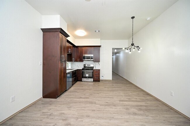 Building Photo - 113 Bolden St