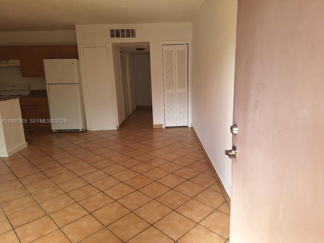 Building Photo - 12120 NE 6th Ave