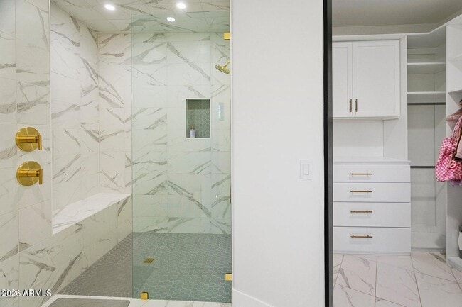 Building Photo - 6718 E San Juan Ave