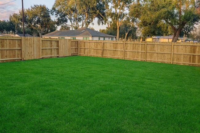 Building Photo - 406 N 4th St