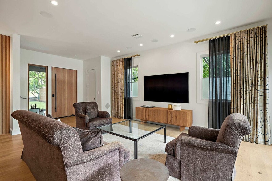 Building Photo - 1510 Newton St