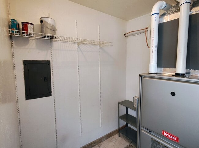 Building Photo - 3 Bd 1 Bath Home Includes Yard Care